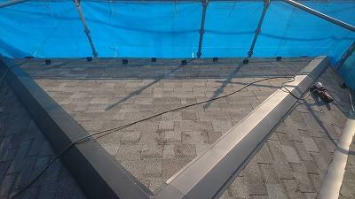 川越市　グレー　グラスファイバー